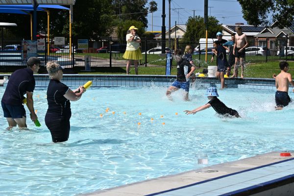 08 Swimming (6)